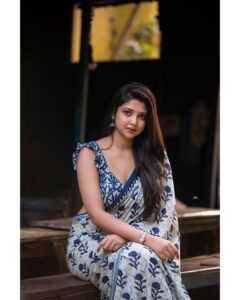 Actress Soumi Ghosh HD Photos and Wallpapers September 2025