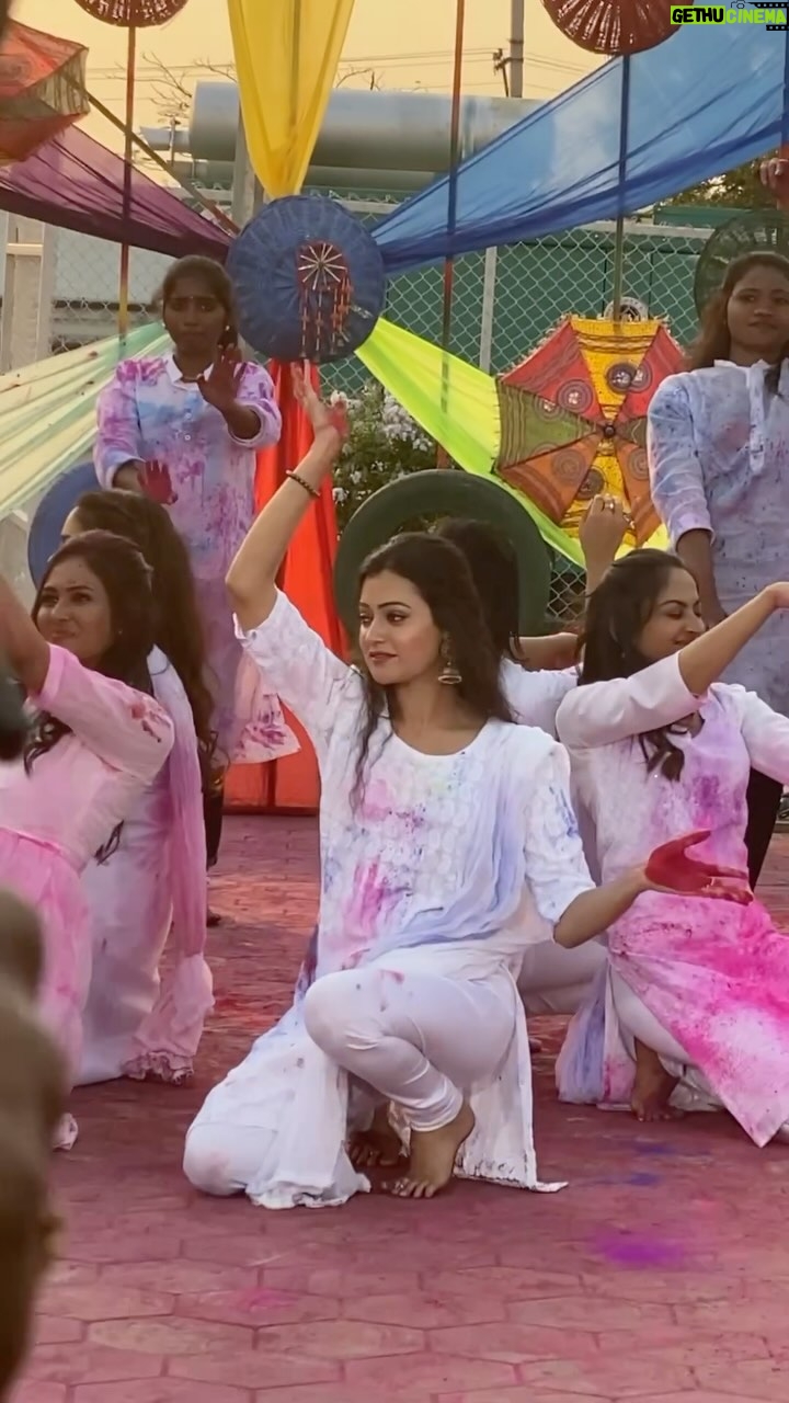 Sowmya Raoh - 19.1K Likes - Happy holi… my Holi on set ❤️❤️☺️
#sowmyarao #sowmyasharada #holi #explore #reel #reelitfeelit #explore