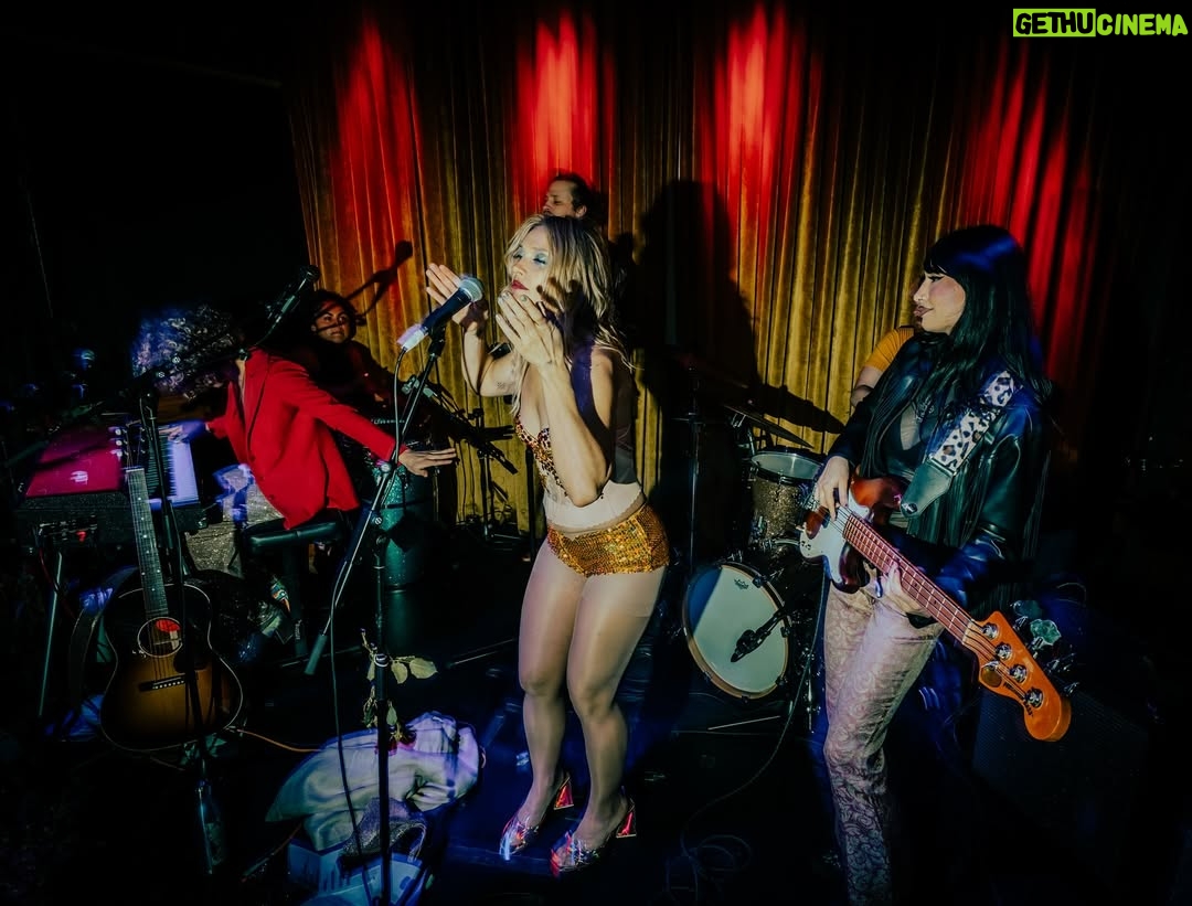 Spencer Grammer - 447 Likes - Thnx 2 all who came last week for ⚡️WHAM BAM GLAM⚡️by @belleandchain
Stay tuned for next installment 🙏🏼 @swyndle.la for banging the gong
📷 @dug.moore
#whambamglam #belleandchain #livemusic #glamrock #lamusic #lastory