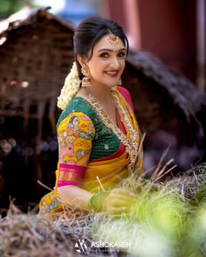 Sridevi Vijaykumar Instagram - Explore the magic of traditions ✨️
.
.
.
.
.
.

Outfit : @kadhambari_studio 

Jewellery: @karnikajewelshyd 

Make up :@ramya_mua 

Hair : @ganesh_hair_architect 

Photography :@ashokarsh

@vijaytelevision
Jodiareyouready #season2
#tradition #indian #culture #folk #danceshow #outfit #halfsaree #jewelry #indianfashion #weekend #holi #happyholi #instagood #instapic #sridevivijaykumar #sridevi #jodiareyouready #vijaytelevision #vijaytv #hotstar #jiohotstar #Saturday #sunday