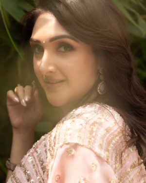 Sridevi Vijaykumar Instagram - Lost in the beauty of the moment ✨️
.
.
.
.
.
.
.
Makeup💄: @ramya_mua 

Hair👱‍♀️: @iniyamakeover

Outfit👗: @neerusindia

Jewelry💎: @the_jewel_gallery

Photography📸: @gruva_photography 

#jodiareyouready #vijaytv #season2 
#beauty #dreams #love #magic #Photography #makeup #outfit #danceshow #weekend #saturday #sunday #instagood #instafam #instagram #instafeed #followyourdreams