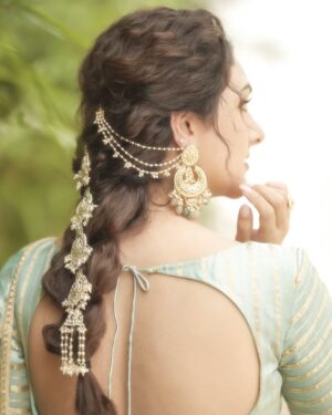 Sridevi Vijaykumar Instagram - Beauty begins the moment you decide to be yourself ✨️
.
.
.
.
.
.
.
Outfit  @madhurirao_couture 
Jewellery @the_jewel_gallery 
Makeup @kothandaraman_makeover 
Hairstylist @ganesh_hair_architect 
Photography 📸 @prasami_photography 

#timeless #elegance #beauty #beyourself #shinebright 
#jodiareyouready