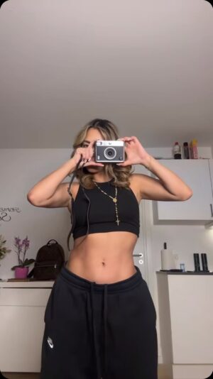Stephanie Herela Instagram - #reels #fyp #parati