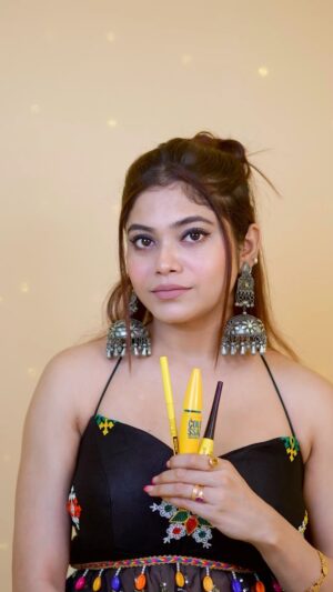 Sudeshna Biswas Instagram - Festive season is around the corner, and I’ve found the perfect eye routine to make your look pop! 

I’ve been using the Maybelline Colossal range for ages, and let me tell you—it’s a game changer! Super beginner-friendly, with bold pigment in just one swipe. My fave? The Colossal Mascara! It adds insane volume to my lashes and is waterproof, so it lasts all night. 💛

Trust me, this range will have you festive-ready in no time! ✨

@maybelline_ind 

#CompleteWithColossal #MaybellineMakeup #MaybellineIndia #FestiveMakeup #EasyEyeLook #ColossalVolume #WaterproofMascara #LonglastingBeauty