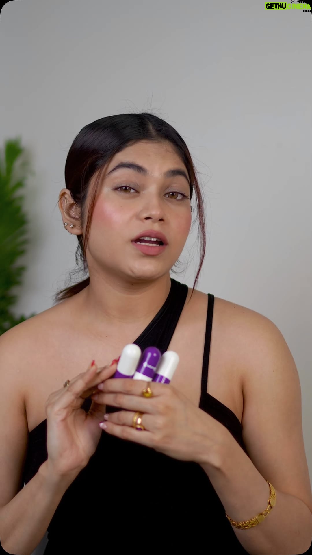 Sudeshna Biswas - 10.1K Likes - Are these The Derma Co lip balms worth the hype? 👀💄
✨ Featuring the 1% Vitamin C Brightening Lip Balm, this range is here to transform your lip game with nourishment, hydration, and a pop of brightness—all in the cutest capsule design! 🧡
💡 My personal favorite: The brightening variant for soft, visibly radiant lips! Which one will you pick? Let me know in the comments! ⬇️
#Viral #TheDermaCo #LipCareEssentials #VitaminCBrightening #LipBalmLove #SkincareMadeEasy
