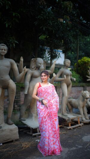 Sudeshna Biswas Instagram - Durga puja look 2024

@kwb.lenses arabic grey 
@elizabetharden ceramide capsule
@elizabetharden hand treatment
@mac nc 15
@charlottetilbury hollywood filter
@kaybykatrina concealer
@charlottetilbury compact
@kaybykatrina contour palette
@colourpopcosmetics Cream blush
@etudeindia brow definer
@paccosmetic brow powder
@trysugar palette
@colourpopcosmetics legend of Korea palette
@reneeofficial kajal
@elizabetharden mascara
@colourpopcosmetics lip liner
@elfcosmetics lipstick

#durgapuja2024 #durgapujamakeup #gifted AD