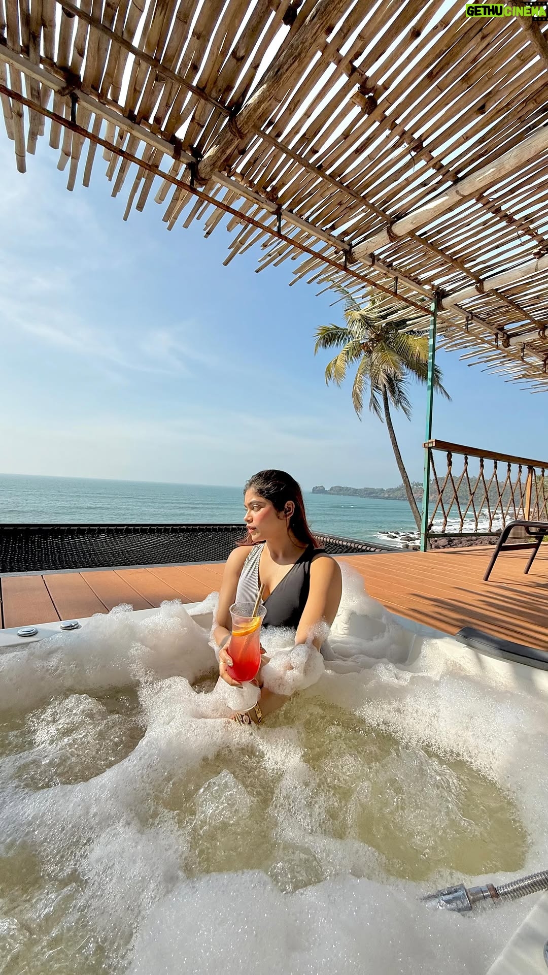 Sudeshna Biswas - 25.2K Likes - A day in my life in Goa 🏝️🛁
( Day in my life, Goa beach, vacation)