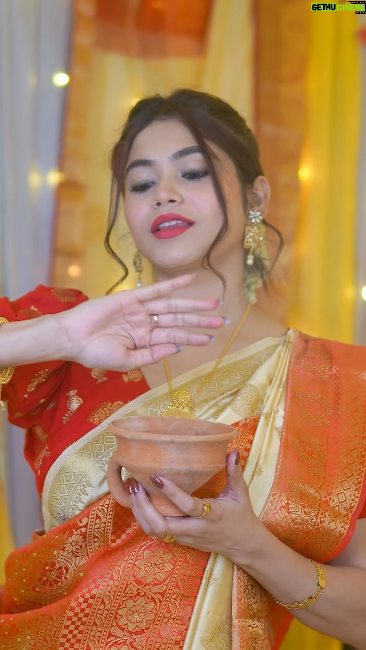 Sudeshna Biswas - 19.9K Likes - Festive glam made easy with the shade 420 le rouge paris from the Infallible Matte Resistance Liquid Lipstick range by @lorealparis! 💄 This shade is perfect for creating a bold yet elegant look that stays put all day—exactly what we need for the busy Durga Puja season. Its long-lasting, transfer-resistant formula lets you enjoy the festivities without worrying about touch-ups! 💃✨
Shop the look:
Nykaa - https://bit.ly/47Y3nyX
Myntra - https://bit.ly/3XMQ288
#LorealParisMakeup #LorealParisIndia #InfallibleMatteResistance #WearYourFestiveShade #WorthIt #TheAliaShade #AliaBhatt #AliaBhattLorealParis