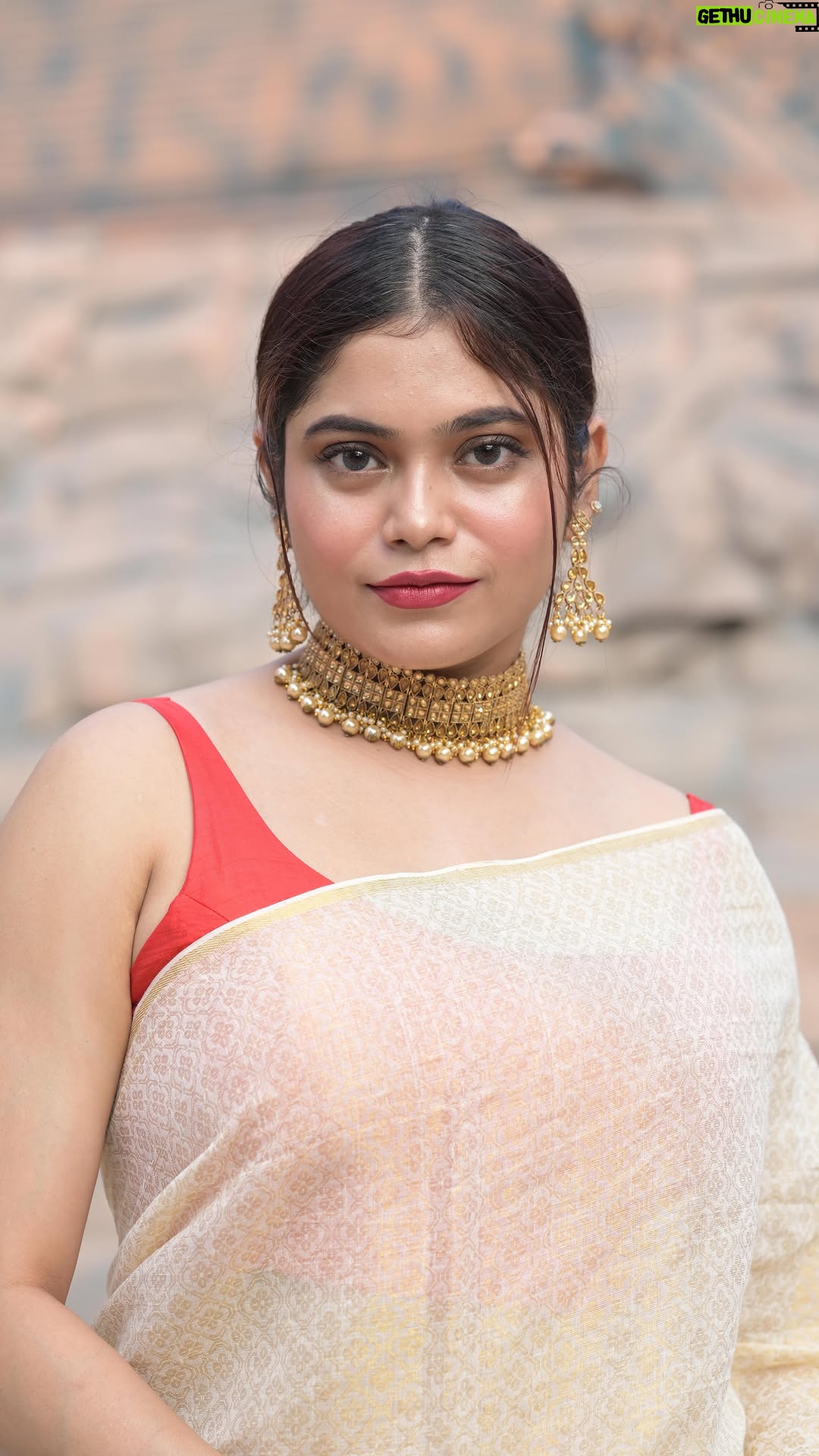 Sudeshna Biswas - 12.1K Likes - Pujo’r adda & pandal hopping gets a whole new twist with @Aqualens colored lenses! 😍 Super comfortable, lightweight, and keeps my eyes moisturized for hours. 💫 Amar look ekhane complete hoyeche with their natural shades!
If you’re looking to elevate your Pujo look, check them out on the @lenskart app or at your nearest store! ✨
#AquaLens #PujoLook #FestiveReady #BengaliBeauty