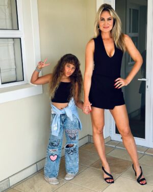 Sue Duminy Instagram - Got schooled in the pose department 🤪