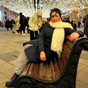 Sulaf Fawakherji Instagram - كل لحظة عم نعيشها هي محاولة لبداية جديدة نحنا منخلقها 
بمحبة كبيرة وقلب صافي وصدق حقيقي وإيمان بحالنا وببكرة 

كل لحظة وكل سنة وبلادنا وأهلنا وفلسطين بخير وسلام وعزة ...