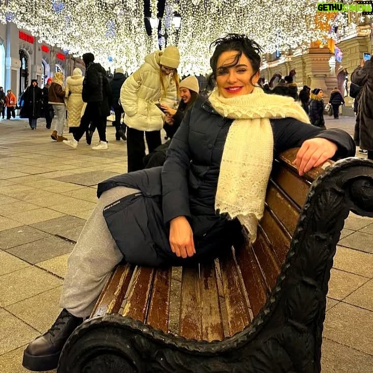 Sulaf Fawakherji - 34K Likes - كل لحظة عم نعيشها هي محاولة لبداية جديدة نحنا منخلقها
بمحبة كبيرة وقلب صافي وصدق حقيقي وإيمان بحالنا وببكرة
كل لحظة وكل سنة وبلادنا وأهلنا وفلسطين بخير وسلام وعزة ...