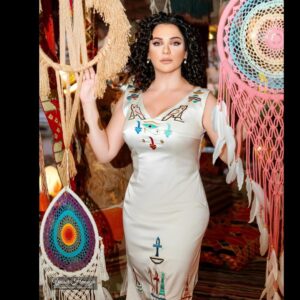 Sulaf Fawakherji Instagram - Photos from last September 
in #hurghada 
#sulaffawakherji 
@hurghadaffest 
#location :
@sunrisegardenbeachresort 
#photographer : @yasserhemaya 
#dress : @amin_al_sayed 
#makeup : @asmaa.adel.790 
#hairstylist : @magedelmasry61 
#lashes : @pearls.beautyshop 
#handbag : @heba_saad2014 
#planning : @_sandyhamdan 
#assistance : @nadiaelnaggarr 
Thank you all for this great experience🤍
#سلاف_فواخرجي 
#sulaffawakherji