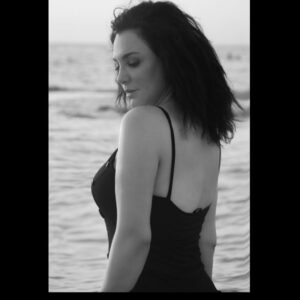 Sulaf Fawakherji Instagram - من ماء
🐚•••••

#september 
#summer 
‎#سلاف_فواخرجي #sulaffawakherji 
By : @massaaltayyar 🤍
