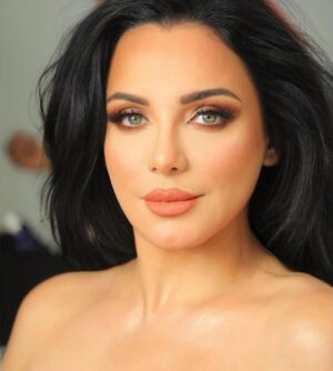 Sulaf Fawakherji Instagram - #سلاف_فواخرجي #sulaffawakherji 
#makeupartist @asmaa.adel.790 
#hairstylist @jeffreiisi 
#photographer @yasserhemaya 
@hurghadaffest 
@sunrisegardenbeachresort