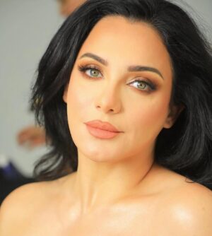 Sulaf Fawakherji Instagram - #سلاف_فواخرجي #sulaffawakherji 
#makeupartist @asmaa.adel.790 
#hairstylist @jeffreiisi 
#photographer @yasserhemaya 
@hurghadaffest 
@sunrisegardenbeachresort