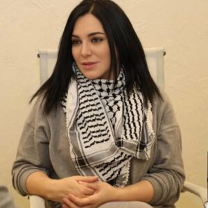 Sulaf Fawakherji Instagram - عندما تسكنك فلسطين، عندما تكسوك بالعزة،
وعندما تسمو بك قِبْلة وكرامة وقضية... 
#فلسطين
@dr.asaad_matar 🤍