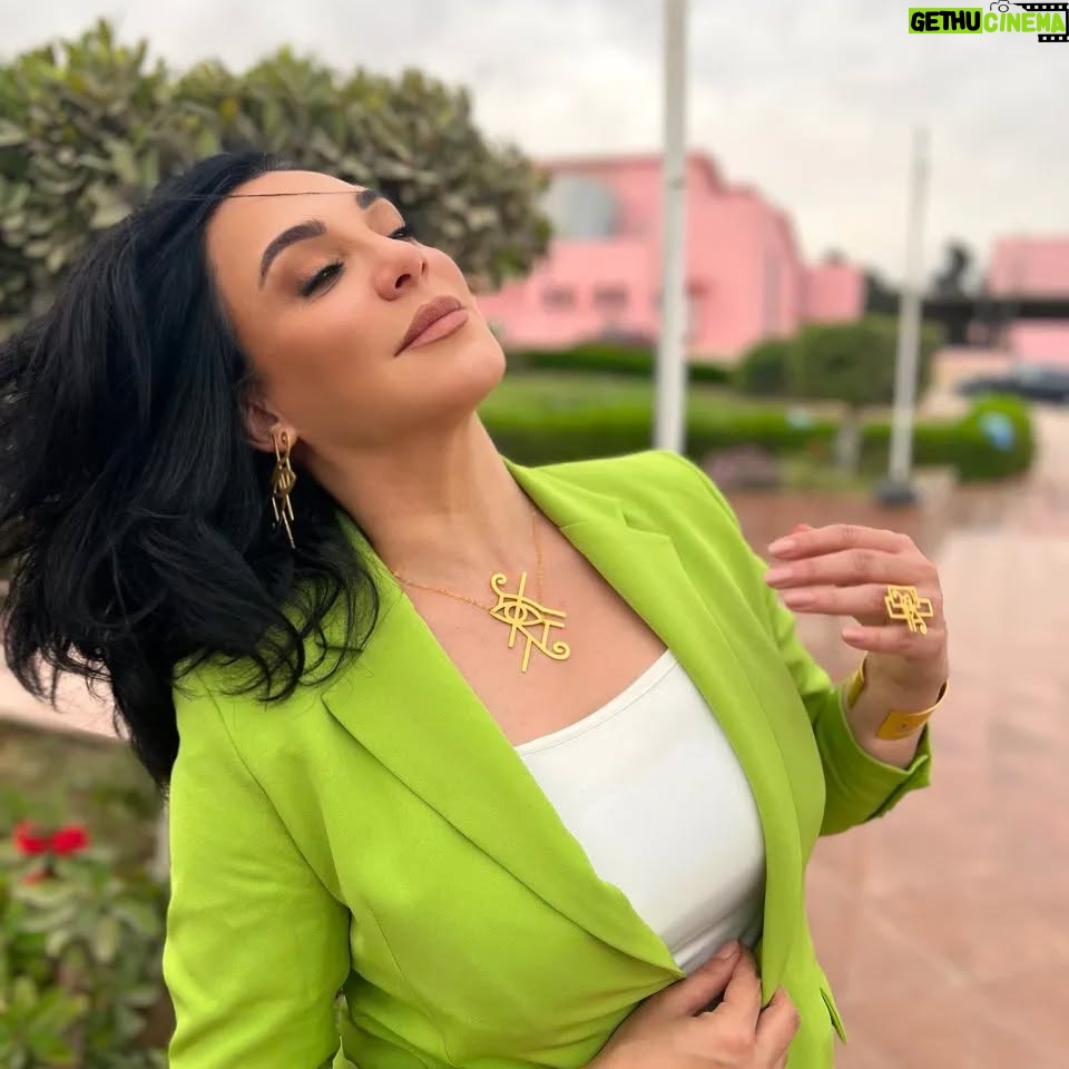 Sulaf Fawakherji - 32.5K Likes - كلمة أخيرة ... الليلة
مع لميس الحديدي على قناة @ontv
التاسعة بتوقيت مصر العاشرة بتوقيت دمشق
لمن يود المتابعة 🤍
#سلاف_فواخرجي #sulaffawakherji
#لميس_الحديدي #ontv
#علي_رمضان @aliiramadan0
#مصر #سوريا #egypt #syria
#dress @sarayousry_official
#makeup @nesrenyousry_mua
#accessories #Egyptian_accessory @sepiajewellery
#hair @saeedsharayet
#مدينة_الإنتاج_الإعلامي