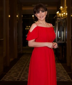 Sulaf Fawakherji Instagram - من دمشق ومن ال ♥️ 

#photographer  @yazan.almaari 
#dress @miladhallab_
#makeup  @ranim_makeup__artist__special 
#hair @naji_koudmani