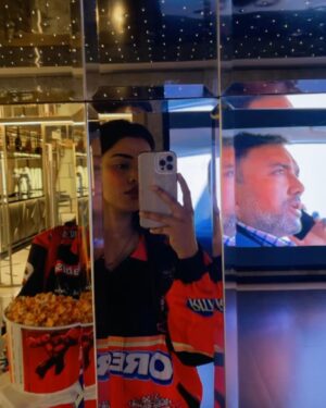 Sumaiya Shaikh Instagram - 🧏🏻‍♀️💁🏻‍♀️#dump 

#sumaiyashaikhofficial #goa #mumbai #mumbaiindians #goa #influencer #influencers #india #indian #instagram #goanmodels #goan #lifestyle #lifegoals #fashion #fashionstyle #fashioninspo #ting #yolo