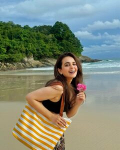 Actress Sumbul Iqbal HD Photos and Wallpapers September 2025