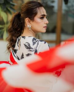 Actress Sumbul Iqbal HD Photos and Wallpapers February 2025