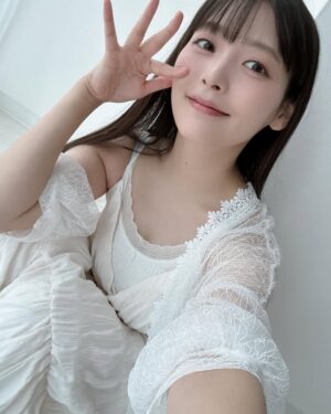 Sumire Uesaka Instagram - きんようび〜！
皆さま、今週も大変おつかれさまでした！

日曜日は甘神さんの公開録音、そして月曜日はパスパレのライブイベントっ！
お会いできる皆さま、なにとぞよろしくお願いいたします！
楽しい時間をすごしましょうね〜っ！

金曜日、街はすごいにぎやか！！
飲んでるかーい？！何飲んでるんだーい？！
焼き鳥にハイボールとか…いいですねぇ…！
どうぞみなさま、すこやかな金曜日をお過ごしくださいね！

#上坂すみれ