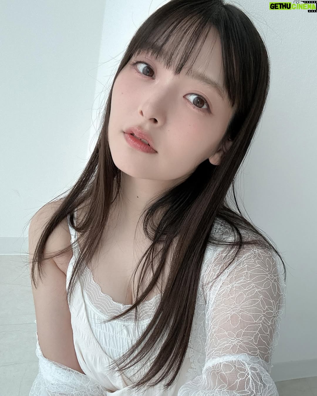 Sumire Uesaka - 42.1K Likes - きんようび〜!
皆さま、今週も大変おつかれさまでした!
日曜日は甘神さんの公開録音、そして月曜日はパスパレのライブイベントっ!
お会いできる皆さま、なにとぞよろしくお願いいたします!
楽しい時間をすごしましょうね〜っ!
金曜日、街はすごいにぎやか!!
飲んでるかーい?!何飲んでるんだーい?!
焼き鳥にハイボールとか…いいですねぇ…!
どうぞみなさま、すこやかな金曜日をお過ごしくださいね!
#上坂すみれ