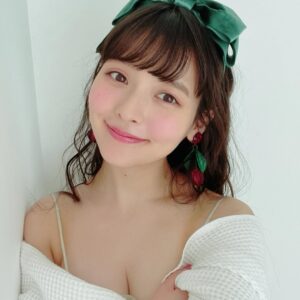 Sumire Uesaka Instagram - きんようび〜！
皆さま、今週もたいへんおつかれさまでした！

きょうは！ハッピーバレンタインデー！！
おいしいチョコ食べちゃいましょう！やった〜！！
チョコ系のお写真…が見当たらなかったので、ジャンボさくらんぼイヤリングのお写真などです

バレンタインですし…きょうのおやつはチョコにしましょ！私もそうする！共に食べましょう！
皆さまがしあわせ〜なひととき、過ごせますようにっ！

それでは、すこやかな金曜日をお過ごしくださいね！

#上坂すみれ