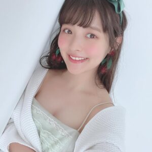 Sumire Uesaka Instagram - きんようび〜！
皆さま、今週もたいへんおつかれさまでした！

きょうは！ハッピーバレンタインデー！！
おいしいチョコ食べちゃいましょう！やった〜！！
チョコ系のお写真…が見当たらなかったので、ジャンボさくらんぼイヤリングのお写真などです

バレンタインですし…きょうのおやつはチョコにしましょ！私もそうする！共に食べましょう！
皆さまがしあわせ〜なひととき、過ごせますようにっ！

それでは、すこやかな金曜日をお過ごしくださいね！

#上坂すみれ