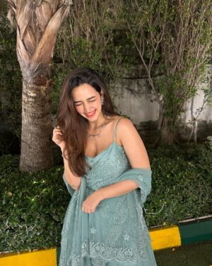 Sunakshi Grove Instagram - likes to have fun