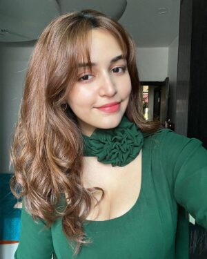 Sunakshi Grove Instagram - Which hair colour suits me the most? 👩🏻‍🦱