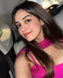 Actress Sunakshi Grove HD Photos and Wallpapers March 2025