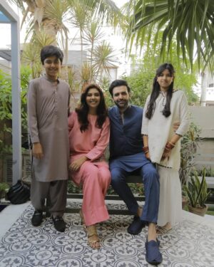 Sunita Marshall Instagram - Eid Mubarak everyone ❤️
.
.
@hassan.ahmedofficial