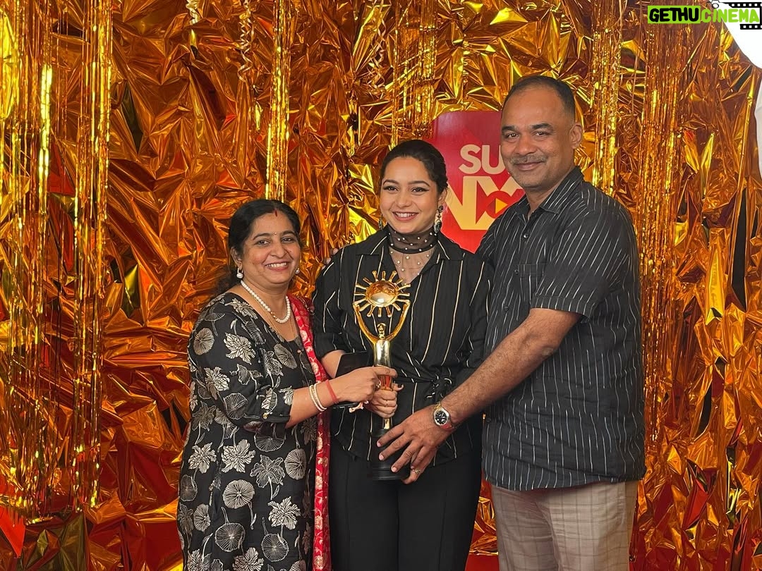 Sushma Nair - 3.2K Likes - 🥁🥁🥁And the award goes to Anjali for Ilakkiya 🥁🥁🥁🤌🏼
#BestYoungVilli2025
This is for my creators—my parents 🥰. If in October 2018, they hadn’t let me take that bus with @sujith_suprabha_official to attend SKV 2018 just to watch the show as audience and seek opportunities for costume designer profile in tamil cinema industry, I wouldn’t be standing here today holding an award of my own! I’m unstoppable because they gave me the wings to fly, and God has been so generous, blessing me with amazing people around me. The main reason I’m an actor today is because @suntv believed in me, and to this day, I’m proud to be a Suntv Artist ❤️.
Thank you to the universe, Mummy, Acha, Baby, Abhi, my girls, and my friends. The core reason behind this award is Anjali. Despite all the dark days and hard work, I’m finally holding this beautiful award for her. Thank you @saregamatvshows_ @brvssk @prince.immanuel.5 and Kumar C Sir. You’ve changed my life forever, and I’m eternally grateful for this amazing opportunity!