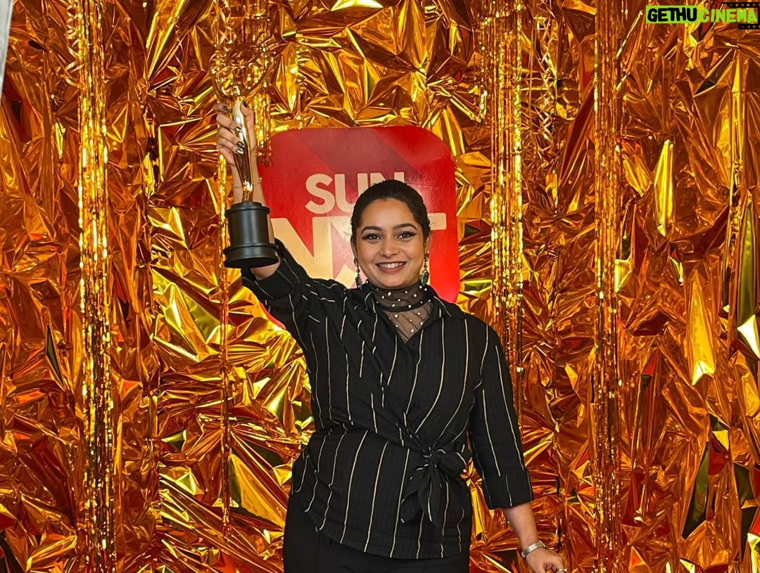 Sushma Nair - 3.2K Likes - 🥁🥁🥁And the award goes to Anjali for Ilakkiya 🥁🥁🥁🤌🏼
#BestYoungVilli2025
This is for my creators—my parents 🥰. If in October 2018, they hadn’t let me take that bus with @sujith_suprabha_official to attend SKV 2018 just to watch the show as audience and seek opportunities for costume designer profile in tamil cinema industry, I wouldn’t be standing here today holding an award of my own! I’m unstoppable because they gave me the wings to fly, and God has been so generous, blessing me with amazing people around me. The main reason I’m an actor today is because @suntv believed in me, and to this day, I’m proud to be a Suntv Artist ❤️.
Thank you to the universe, Mummy, Acha, Baby, Abhi, my girls, and my friends. The core reason behind this award is Anjali. Despite all the dark days and hard work, I’m finally holding this beautiful award for her. Thank you @saregamatvshows_ @brvssk @prince.immanuel.5 and Kumar C Sir. You’ve changed my life forever, and I’m eternally grateful for this amazing opportunity!