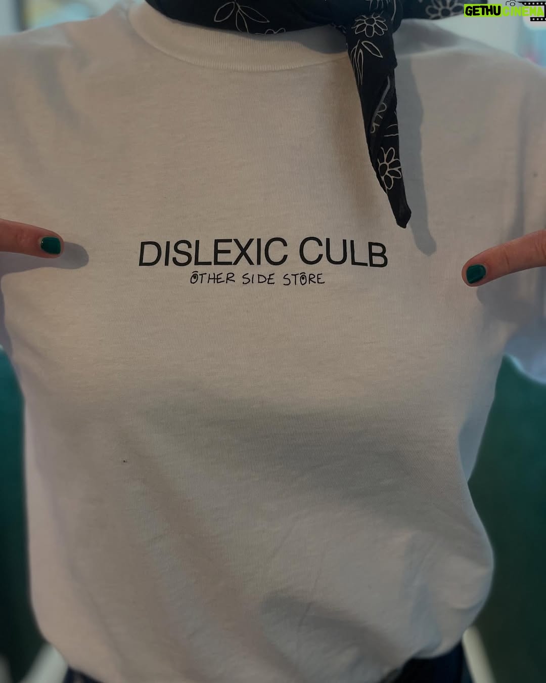 Suzi Ruffell - 2.6K Likes - How dyslexic am I?
I was wearing this tee for 2 hours before I realised the intentional spelling error.
This tee is from @unikclothingltd this isn’t an ad, I just really like the clothes.