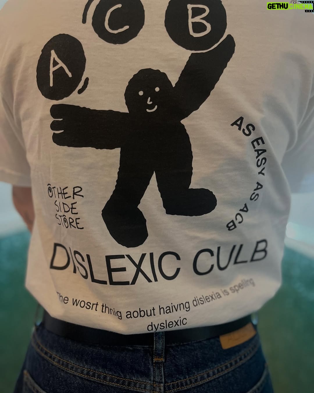 Suzi Ruffell - 2.6K Likes - How dyslexic am I?
I was wearing this tee for 2 hours before I realised the intentional spelling error.
This tee is from @unikclothingltd this isn’t an ad, I just really like the clothes.