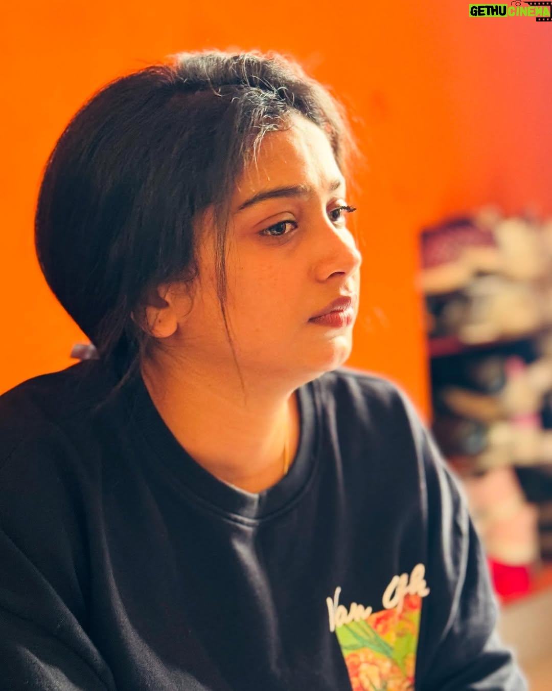 Swathi Konde - 50.3K Likes - Kutty drive to bangalore 🚙
Appa Amma thangacchi Frnds nyabagam vantha ipdi ellam nadakkum 😂❤️