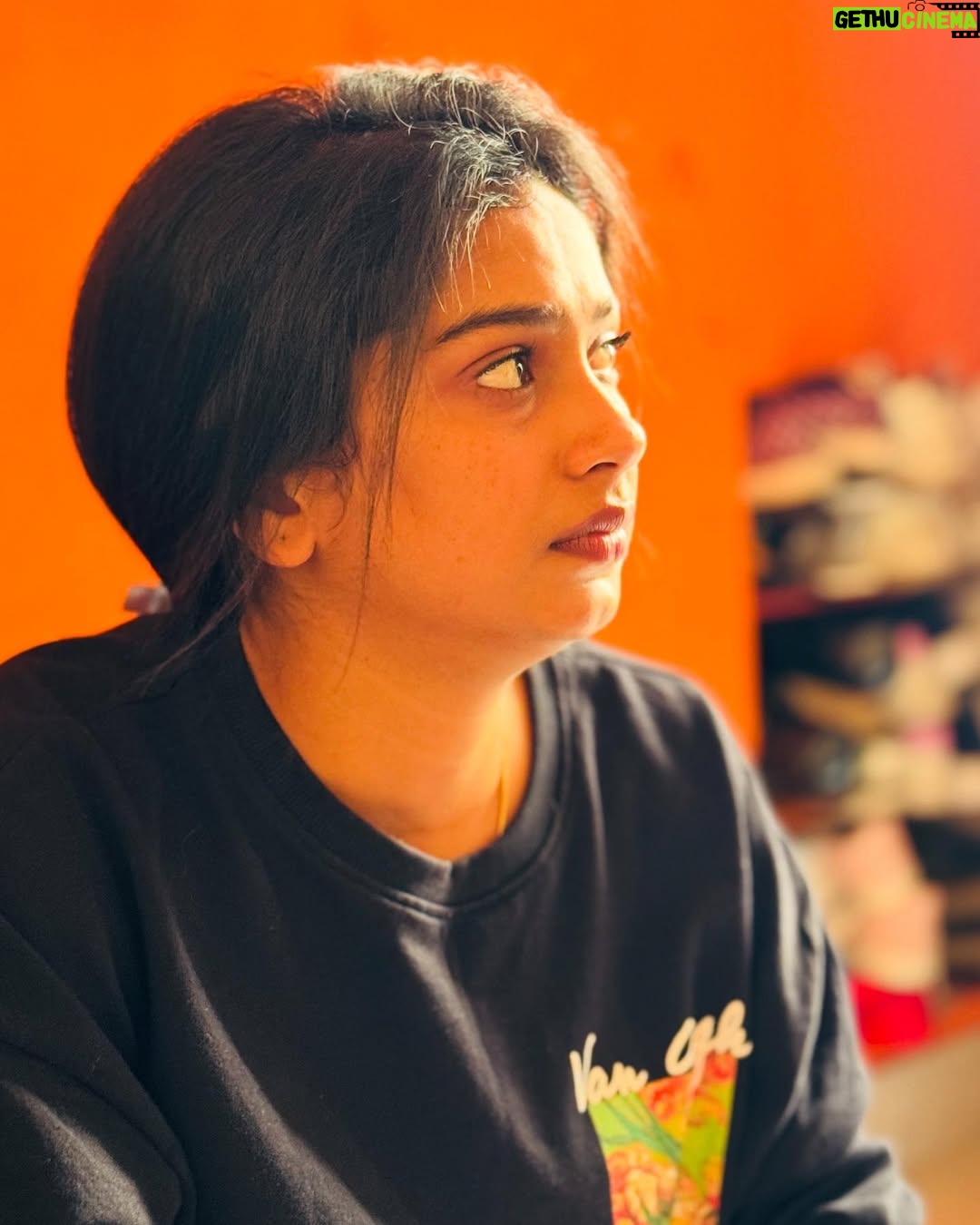 Swathi Konde - 50.3K Likes - Kutty drive to bangalore 🚙
Appa Amma thangacchi Frnds nyabagam vantha ipdi ellam nadakkum 😂❤️
