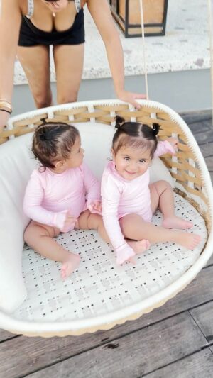 Swati Verma Instagram - When your babies love to be outside and get to experience that swing life! It's the cutest thing ever! 😍💕 What’s your kid's favourite outdoor activity? Share your fun moments with us!

#TheNandaTwins #TwinLife #Babies #reels