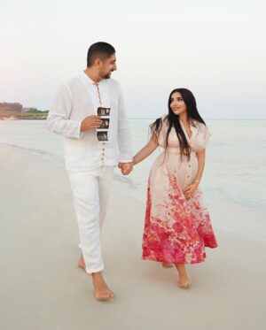 Swati Verma Instagram - 𝗧𝗪𝗜𝗡𝗦 on the way! 🤰🏻💞 Can you believe it? We're 𝗣𝗥𝗘𝗚𝗡𝗔𝗡𝗧 and life has decided to double our joy! 👶🏻👶🏻

At 𝟮𝟴 𝗪𝗘𝗘𝗞𝗦 today, we're on an extraordinary journey, a ride filled with new depths of 𝗘𝗫𝗖𝗜𝗧𝗘𝗠𝗘𝗡𝗧 and 𝗟𝗢𝗩𝗘.❤️ Big thanks to my amazing husband @vishy_nanda for being my rock 😘🙏🏻 

We're counting the days until our little miracles join this beautiful world 👯‍♂️🌍 

Get ready for a whirlwind of memorable moments, extraordinary experiences, and double the 𝗕𝗟𝗜𝗦𝗦. We can't wait to share this journey with you! 😍🫶🏻❤️

Follow our journey @thenandatwins

#28weekspregnant #twinpregnancy #doublethejoy #bignews #thenandatwins