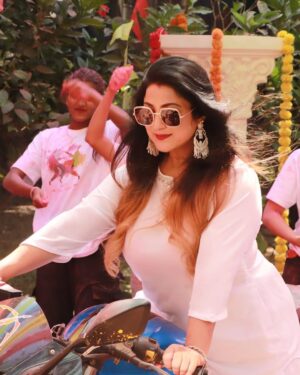 Sweety Chhabra Instagram - Good noon mere dosto ❤️
Holi song  specially aap logo ke liye aa Raha hai .
Enjoyyyyyyyyyyyyyy