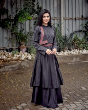 Syeda Tuba Anwar Instagram - 🌹 

🪡 @ybq.designstudios 
📸 @s_talha19