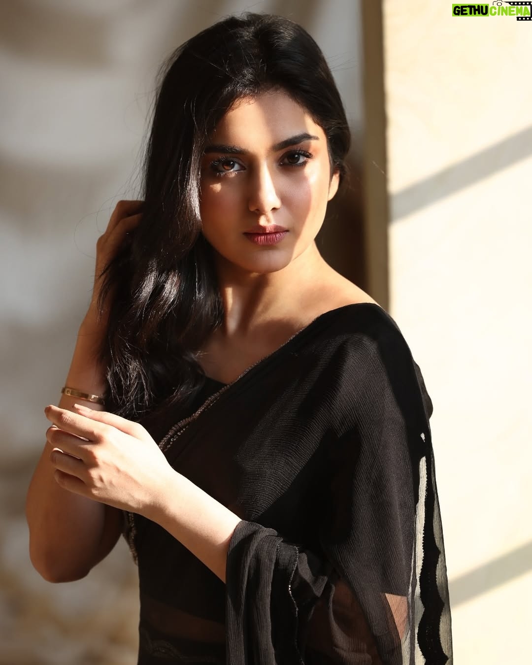 Syeda Tuba Anwar - 168.3K Likes - 🖤✨
@rizwan.haq
@umshabyuzmababar
@astelbhatti
@aun.mm
@mindmapcomms
#tubaanwar