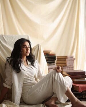 Syeda Tuba Anwar Instagram - ‘She was poetry in a world that was still learning the alphabet’ 
✨
