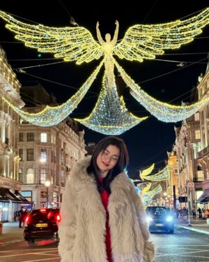 Syeda Tuba Anwar Instagram - In a sea of twinkles ✨💫♥️

#tubaanwar