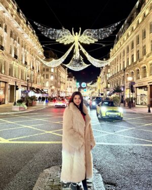 Syeda Tuba Anwar Instagram - In a sea of twinkles ✨💫♥️

#tubaanwar
