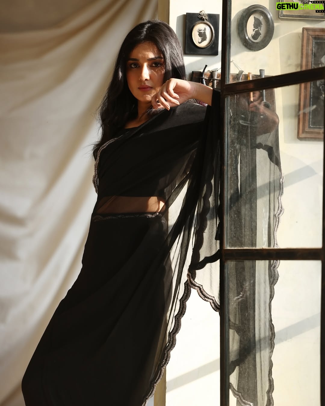 Syeda Tuba Anwar - 131.8K Likes - ‘Lets meet again for the first time’
🖤
#tubaanwar