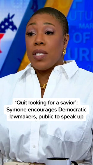 Symone Sanders Instagram - Former Vice Presidential nominee Tim Walz named the “voting public” as the leader of the Democratic Party, arguing there won't be a "charismatic leader" who rides in to save them. Former Chief Spokesperson for Vice President Harris and MSNBC host @symonedsanders joins Chris Jansing to share her political analysis.

#news
#politics